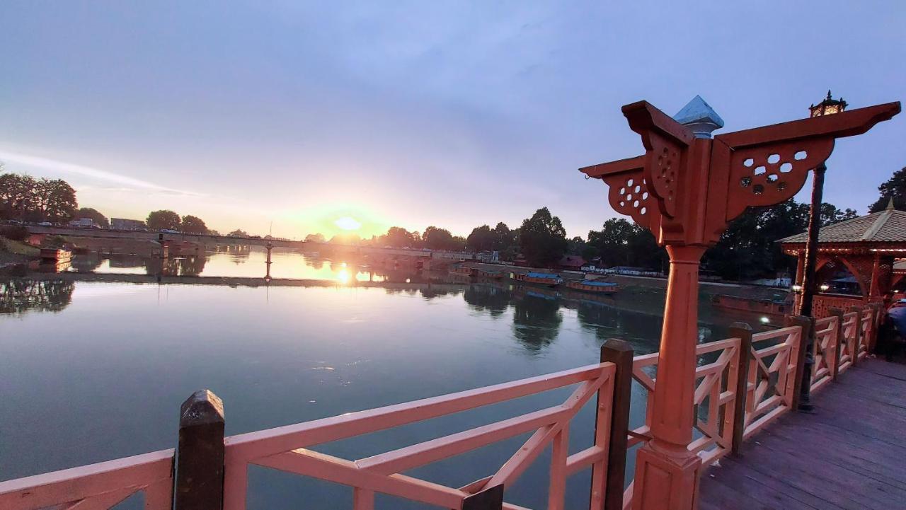 Srīnagar نزل إكرام بيد&بريكفاست المظهر الخارجي الصورة