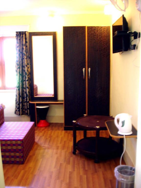 Srīnagar نزل إكرام بيد&بريكفاست المظهر الخارجي الصورة