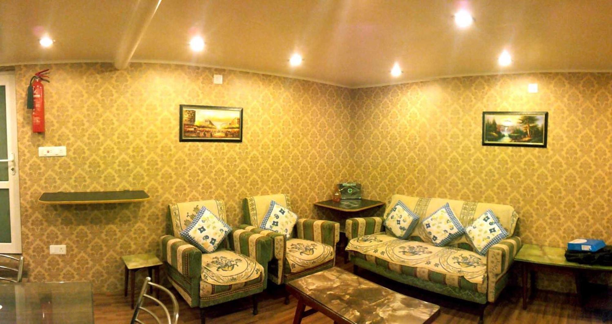 Srīnagar نزل إكرام بيد&بريكفاست المظهر الخارجي الصورة