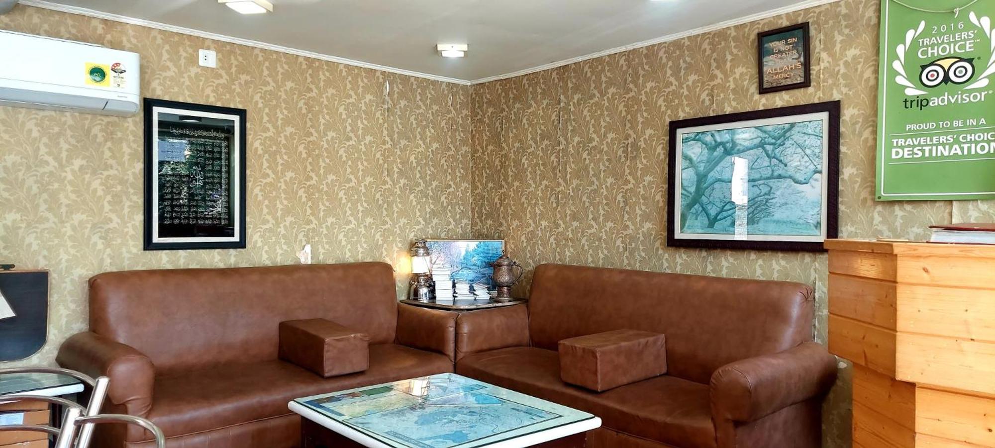 Srīnagar نزل إكرام بيد&بريكفاست المظهر الخارجي الصورة