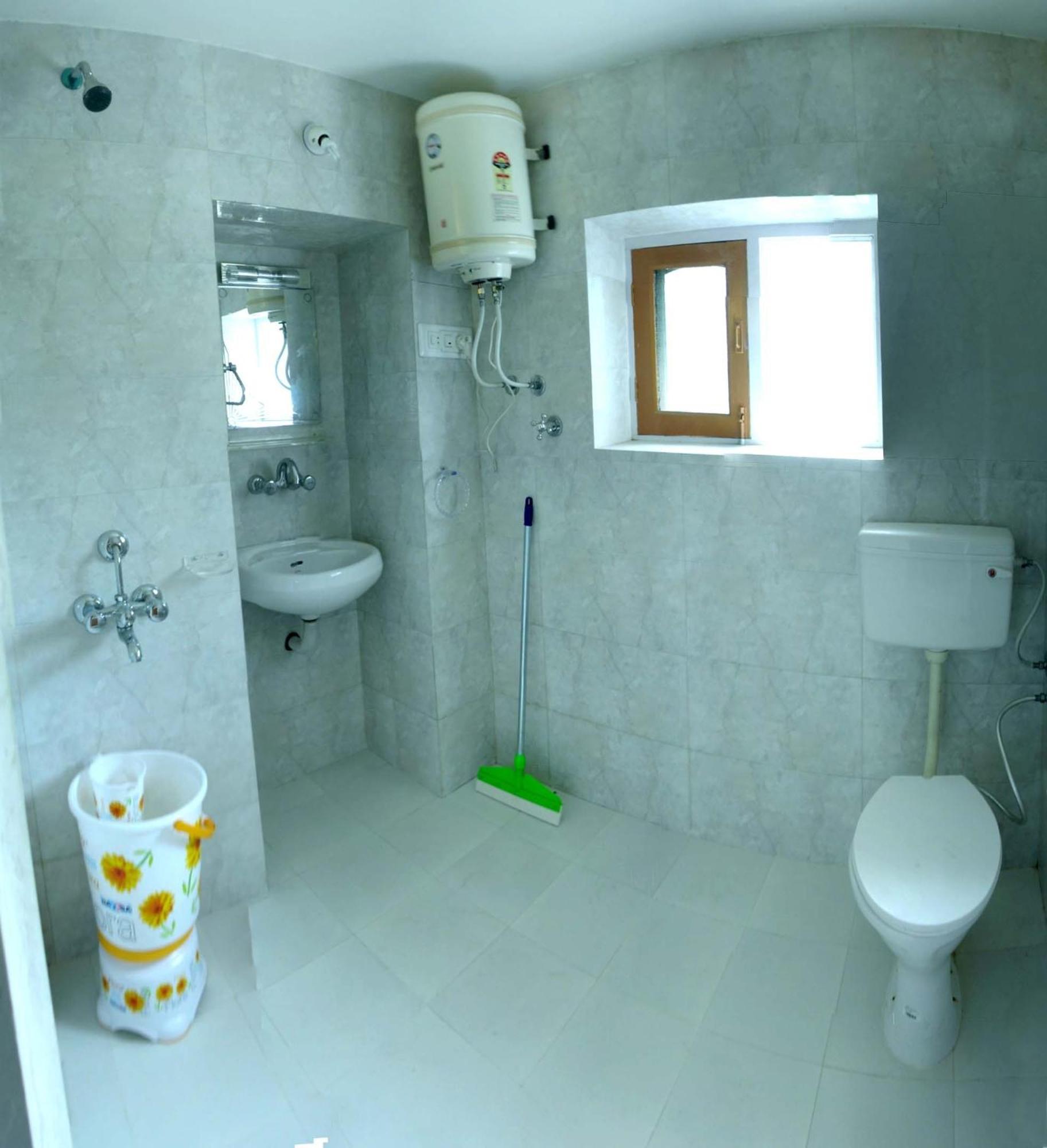 Srīnagar نزل إكرام بيد&بريكفاست المظهر الخارجي الصورة