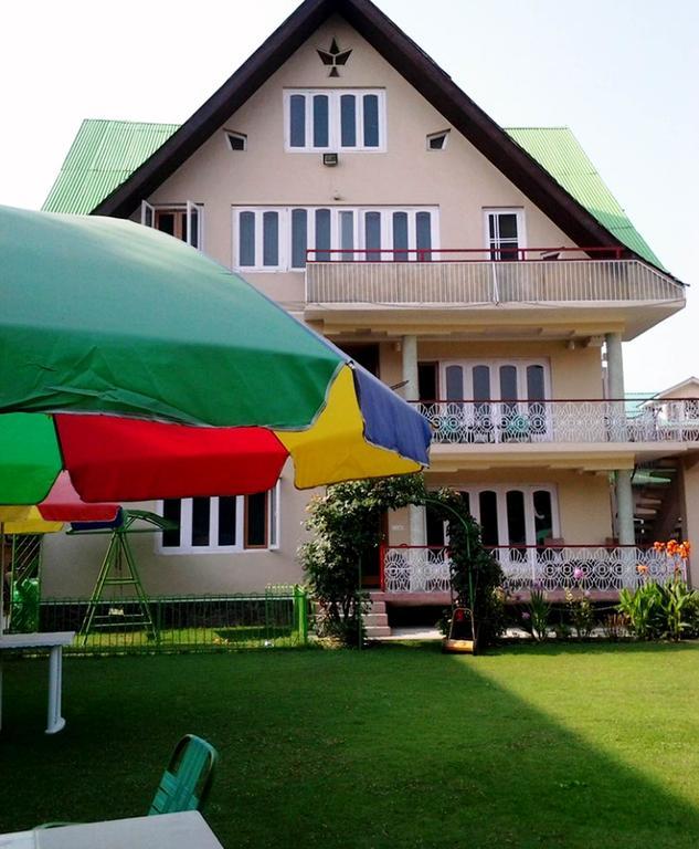 Srīnagar نزل إكرام بيد&بريكفاست المظهر الخارجي الصورة